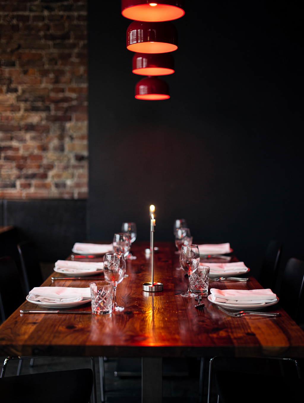Warmes Licht und elegantes Interieur im Restaurant